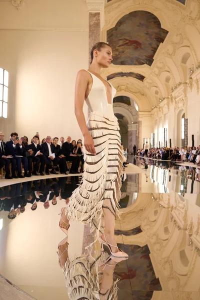 Look 13